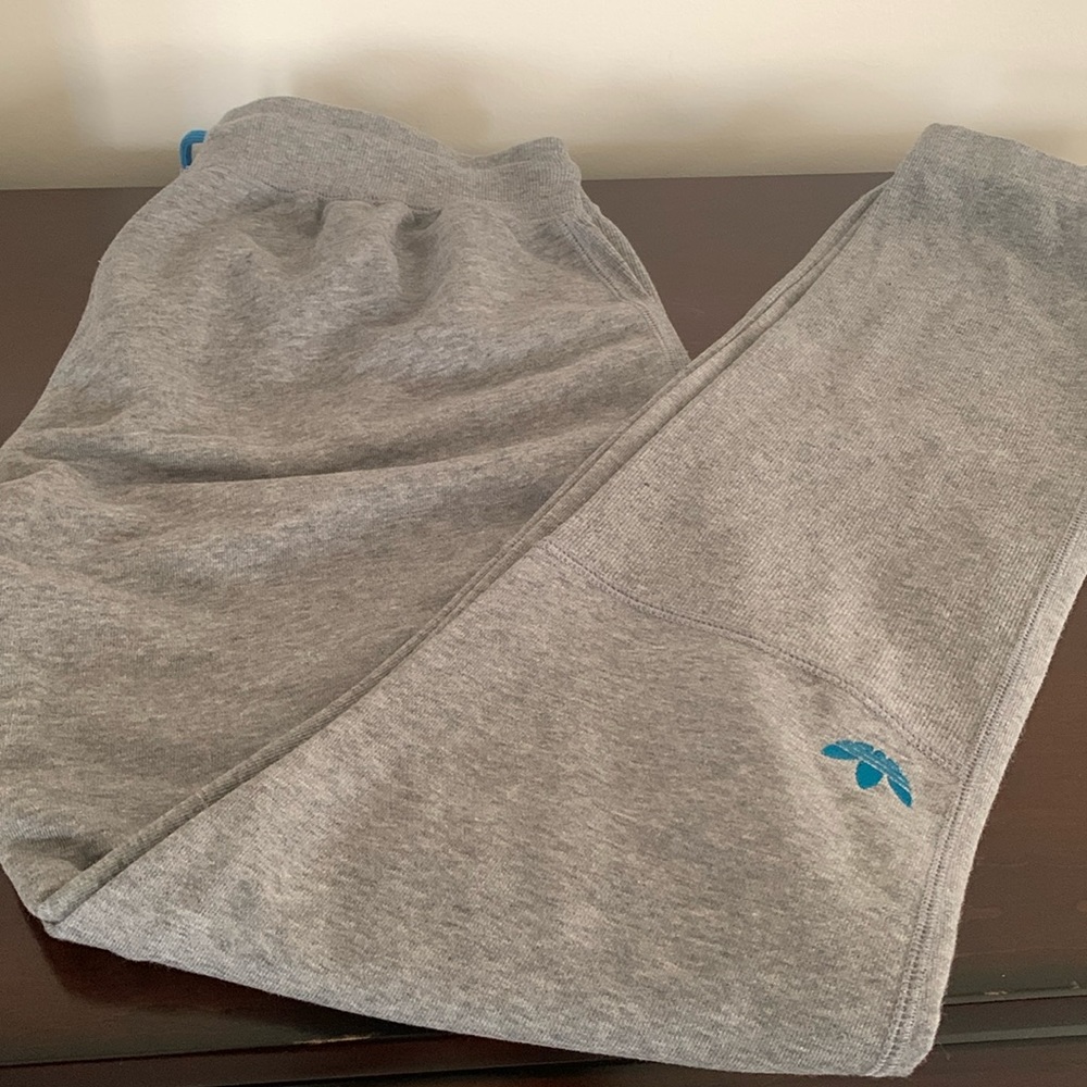 adidas originals jogger L